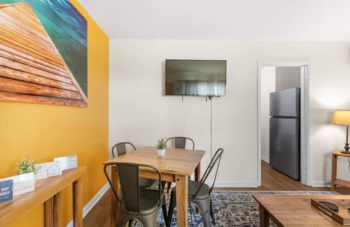 Norwood Apartamento | Uptown Apartment, Near Parks! The Bricks Unit 3
