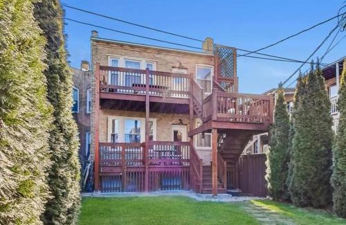 Edgewater Beach Apartamento | Uptown Bright & Modern Apt - Steps to Lake, Train, Amazing Food & Free Parking