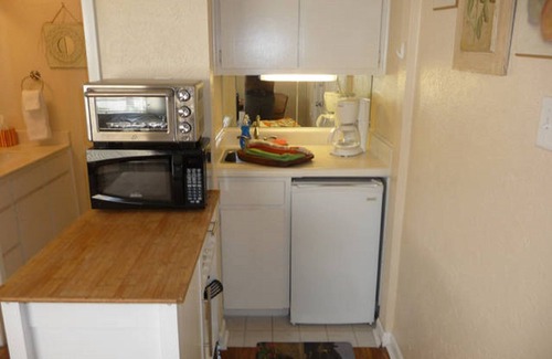 Knox - Henderson Apartamento | Uptown Dallas - Bright Studio 1A, WiFi, estacionamiento, cerca de restaurantes y tiendas y caja fuerte