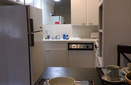 Knox - Henderson Apartamento | Uptown Dallas - Comfy 1 bd # 6, WiFi, estacionamiento, cerca de restaurantes y tiendas y caja fuerte