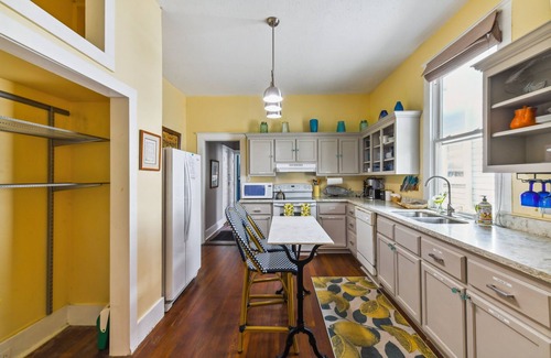 Irish Channel Casa | Uptown double near shopping, restaurants and bars!