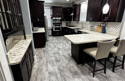 Broadmoor Casa | Uptown Nola Minutes away from everything. Sleeps 10 ,private driveway