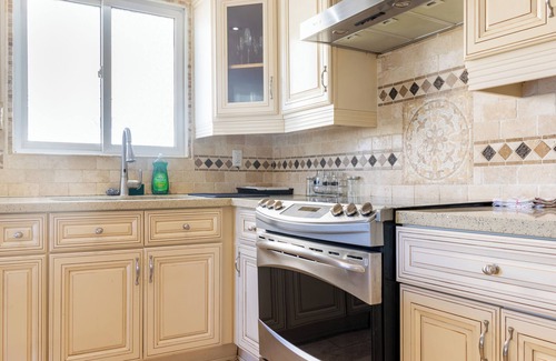 Fletchers Creek South Casa | Uptown Oasis Home near Pearson Airport