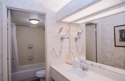 San Jose Hotel | Uptown Oasis San Jose Airport