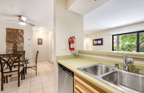 Uptown Design District Condominio | Uptown Resort Style Living Cool Summer Discount End of June through August 31!