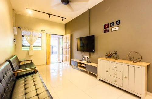 Central Seberang Perai Casa | Urban 10pax Terrace Gem near Sunway Carnival