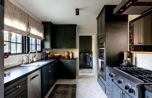 Mid-Wilshire Condominio | Urban Bloom-Luxury Stay in Mid City LA