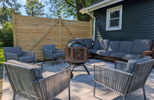 Cedar Falls Casa | Urban Cabin Cedar Falls