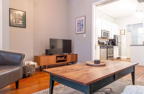 Lafayette Square Casa | Urban Charmer in Lafayette Square / ABODEbucks