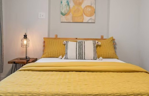 West Philadelphia Apartamento | Urban Chic Bell View Apartment