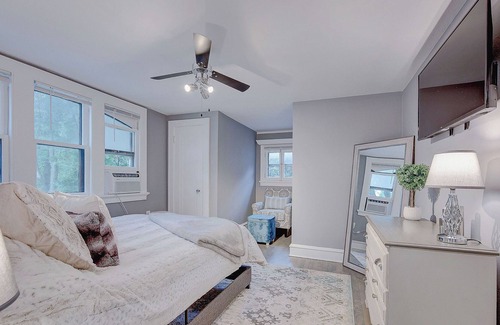 Bay View Apartamento | Urban Chic Close to Downtown and Parks - Pets Welcome