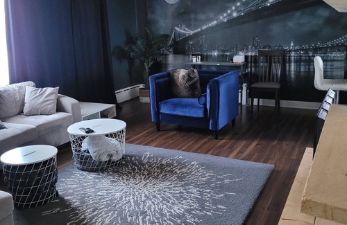 Brandon Casa | Urban Chic Guest Retreat- 1100sqft 3Bdr