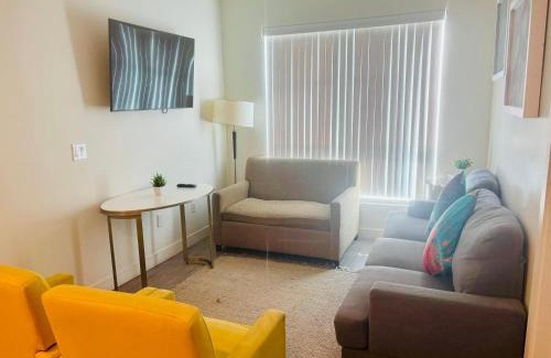 Pico-Union Apartamento | Urban Chic residence in Central LA