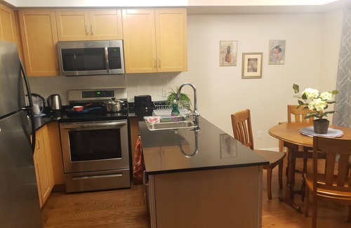 King West Village Condominio | Stylish Liberty Village Townhouse