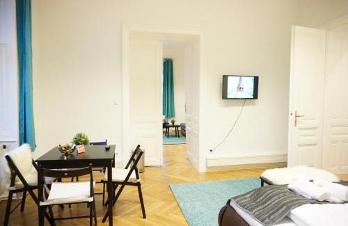 Wahring Apartamento | Urban City Apartment - Contactless Check-In