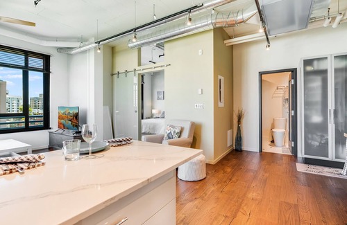 Downtown Victoria Condominio | Urban City Living at the Jukebox