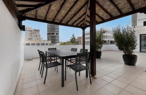 City Centre Apartamento | Urban Condo 33 with Veranda - 2 Bdr