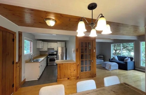 Kingston Casa | Urban Cottage Style House - Close to lake / University