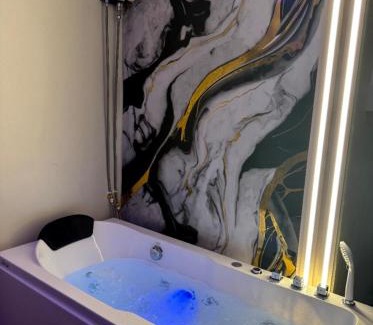 Tondo Apartamento | Urban Deca Homes