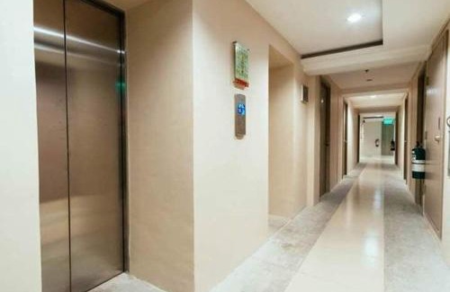 Highway Hills Apartamento | Urban Deca Tower OYO