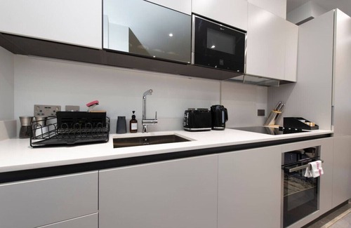 Reading City Centre Apartamento | Urban Delight: Central Reading Studio