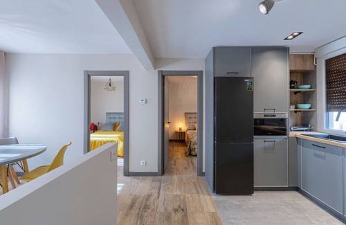 Uribarri Apartamento | Apartamento de diseño urbano by the urban hosts