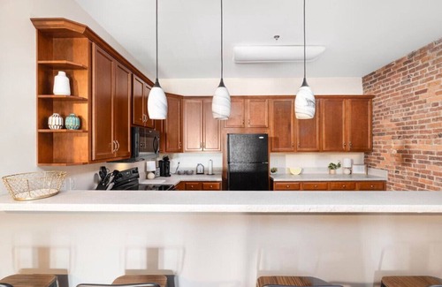 Johnson City Condominio | Urban downtown Johnson City loft oasis