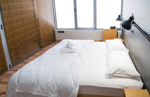 Xanthi Apartamento | Urban Downtown Suite Xanthi 2BR - Meno Homes 4
