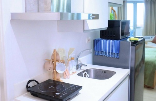 San Fernando Apartamento | Urban-edge studio unit at Azure North Residences