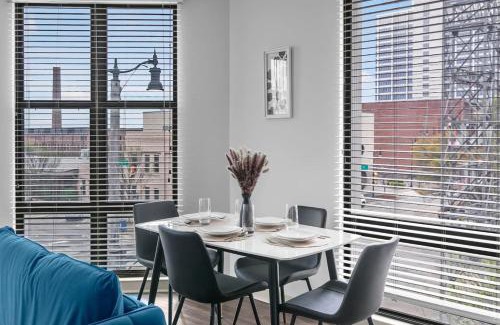 Five Points South Casa | Urban Elegance and Stylish Two Bedroom Apt