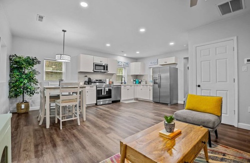 Winston - Salem Casa | Urban Private Modern Escape