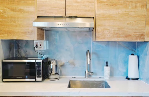 Cherryland Apartamento | Urban Escape, Small Private Condo Near SF 22421A