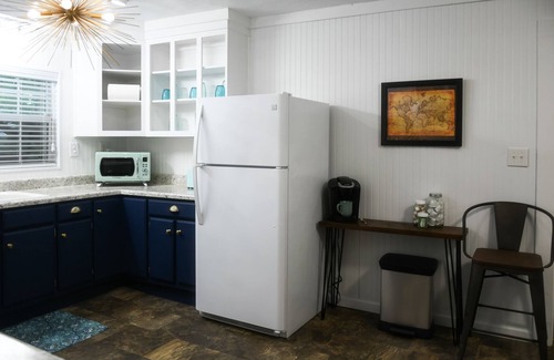 Henderson Casa | Urban Farmhouse - Close to FHU