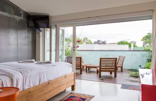 Surry Hills Casa | Urban Farmhouse Flair - Surry Hills Terrace Serenity
