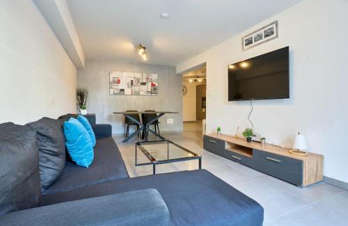 St. Andrew's Apartamento | Urban front - Walking distance from paceville and st george bay beach