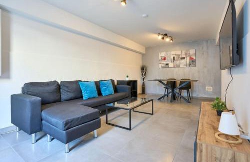 St. Andrew's Apartamento | Urban front - Walking distance from paceville and st george bay beach