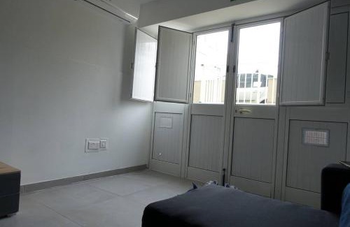 St. Andrew's Apartamento | Urban front - Walking distance from paceville and st george bay beach