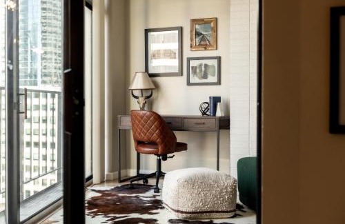 LoDo Casa | Urban Gallery Loft - King Bed - Larimer Square