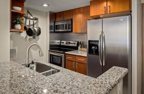 LoDo Casa | Urban Gallery Loft - King Bed - Larimer Square