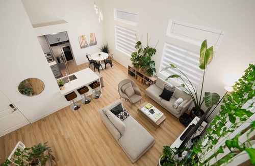 Pico-Union Condominio | Urban Garden Oasis in Koreatown - High Ceilings, Modern Amenities, Live Plants