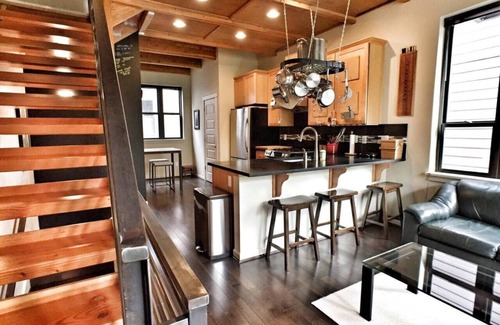 Green Lake Casa | Urban Green Lake Gem! Modern, Cozy, Block to Lake!