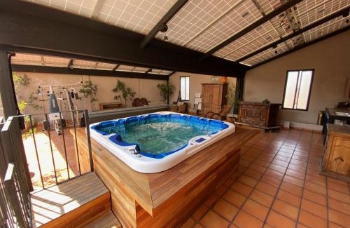 Guadalajara Casa | Urban Hacienda downtown, tranquil, spacious, jacuzzi
