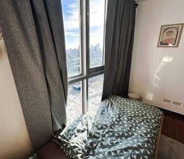 Barangka Ilaya Apartamento | Urban Haven: Chic 2BR Retreat in Vibrant Manila