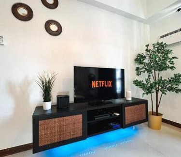 Barangka Ilaya Apartamento | Urban Haven: Chic 2BR Retreat in Vibrant Manila