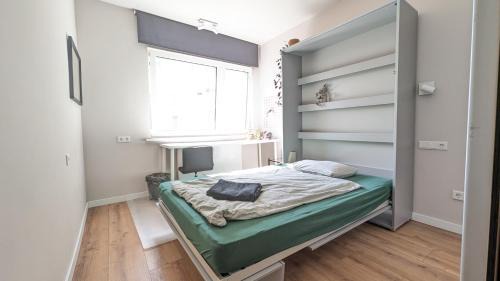 Gesundbrunnen Apartamento | Urban Jungle Retreat