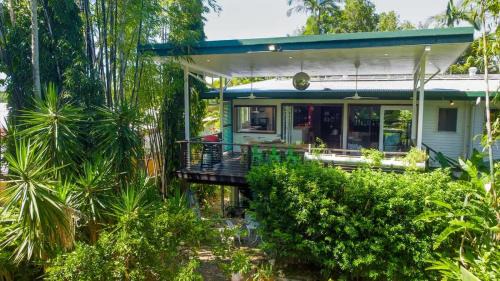 Edge Hill Casa | Urban Jungle Townhouse - Tropical Living
