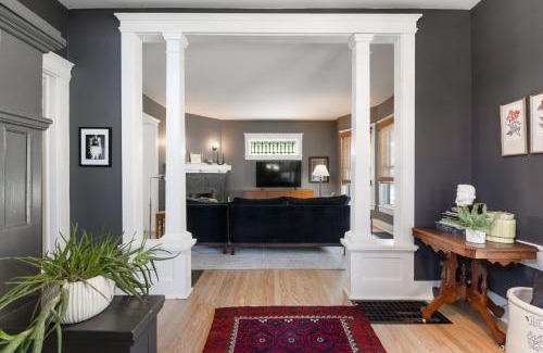 Jeffersonville Casa | Urban Lakeside Retreat