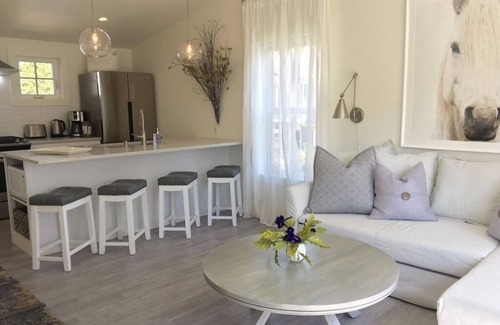 Ecco Apartamento | Urban Lifestyle, Lakes District of MPLS! Quiet Family Neighborhood, 1BR, 1BA