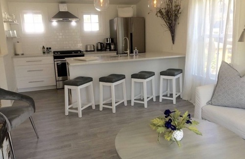 Ecco Apartamento | Urban Lifestyle, Lakes District of MPLS! Quiet Family Neighborhood, 1BR, 1BA