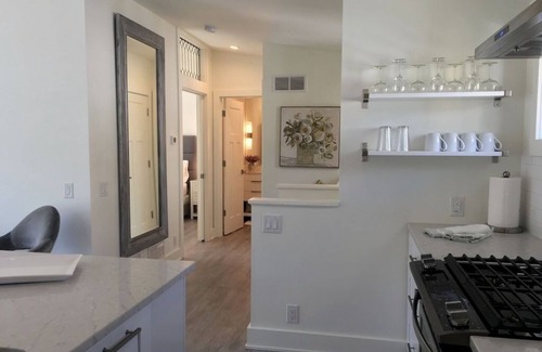 Ecco Apartamento | Urban Lifestyle, Lakes District of MPLS! Quiet Family Neighborhood, 1BR, 1BA